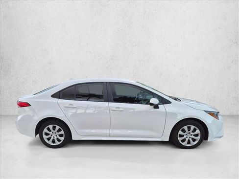 Used 2024 Toyota Corolla LE FWD image 4