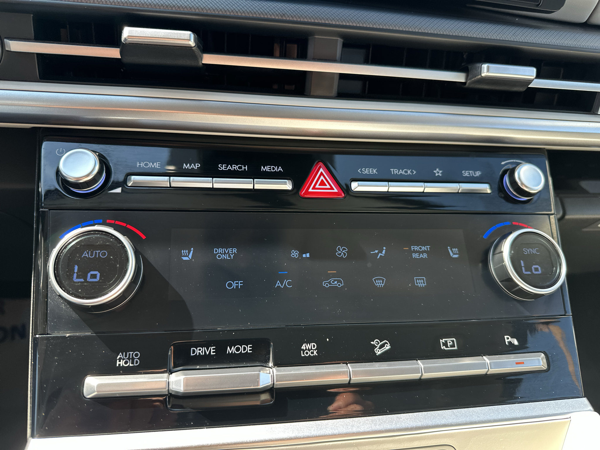 Certified 2026 Hyundai Santa Fe SEL AWD/4WD image 25