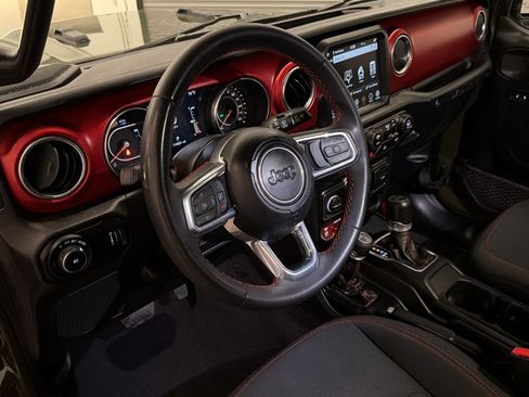 Used 2023 Jeep Wrangler Unlimited Rubicon AWD/4WD image 4