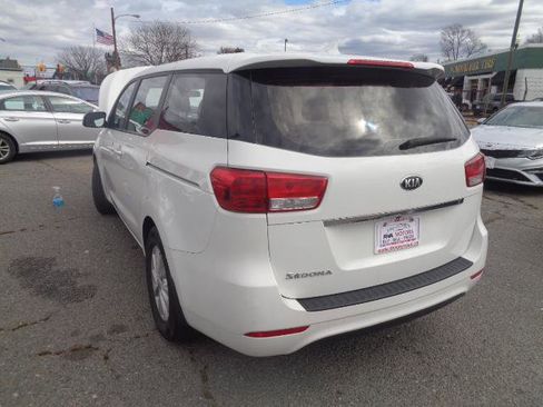 Used 2016 Kia Sedona L image 21