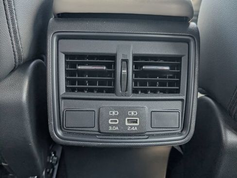 Used 2025 Subaru Forester Premium AWD/4WD image 22