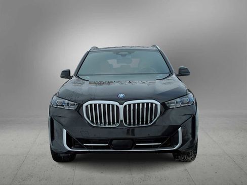 Certified 2024 BMW X5 xDrive50e w/ Premium Package image 3