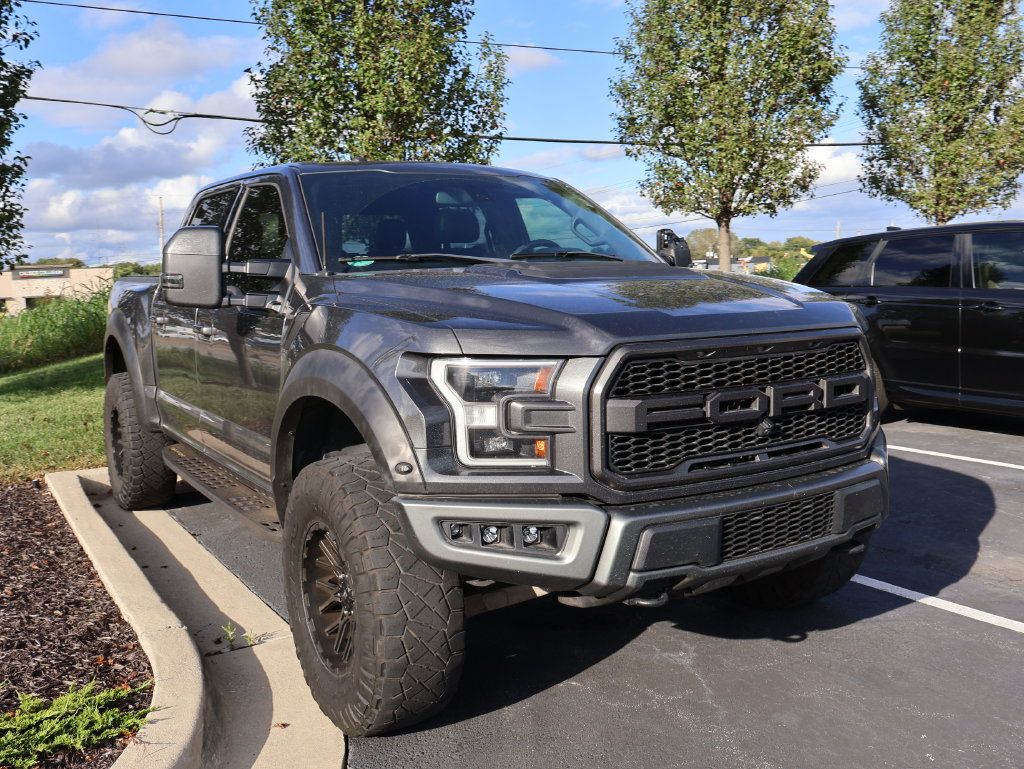 Used 2017 Ford F150 Raptor w/ Equipment Group 802A Luxury AWD/4WD image 5