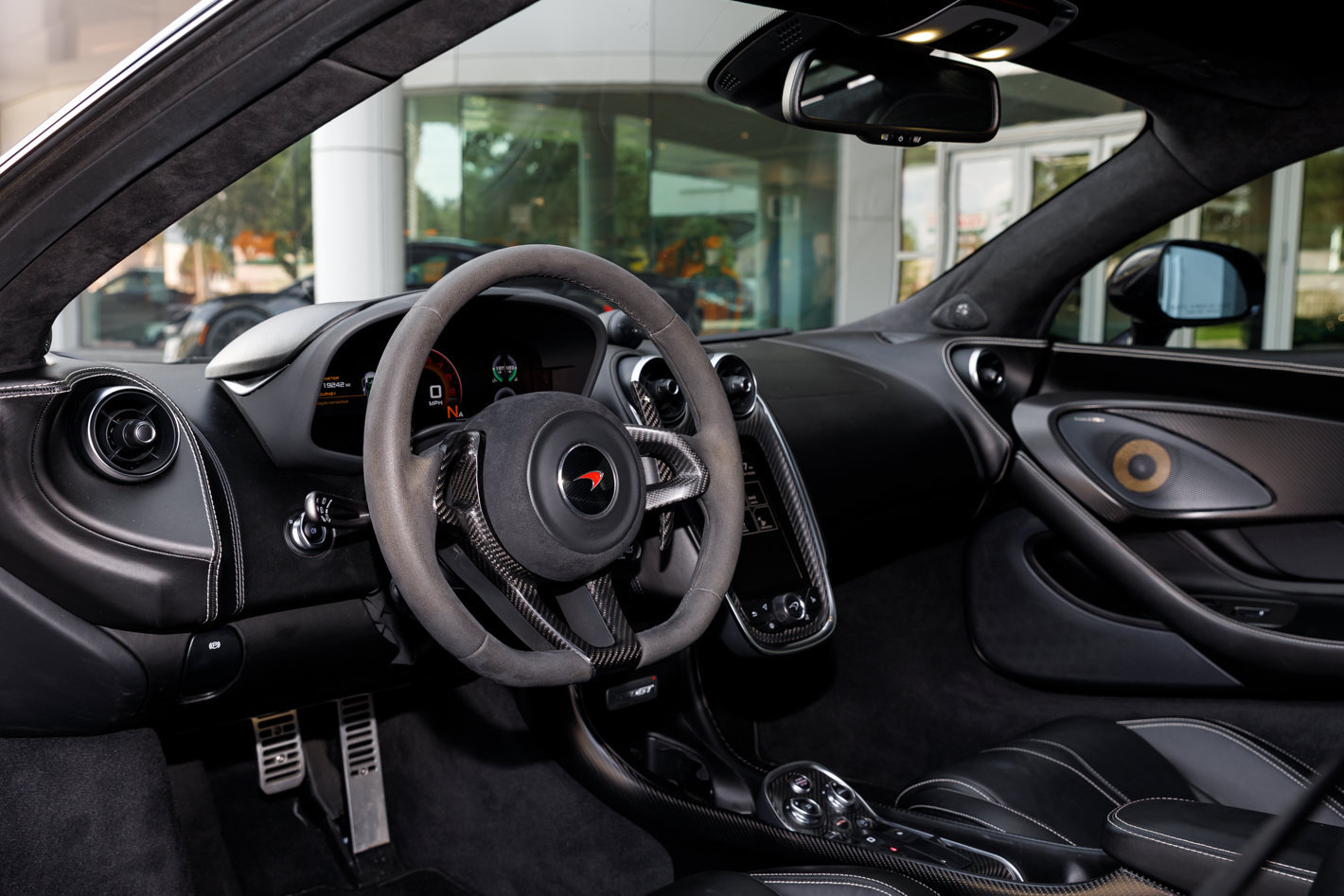 Used 2018 McLaren 570S RWD image 43