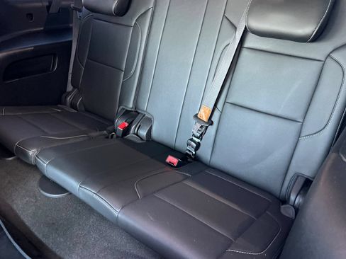 Used 2018 Chevrolet Suburban Premier AWD/4WD image 21
