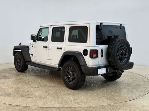 Used 2025 Jeep Wrangler Unlimited Sport AWD/4WD image 3