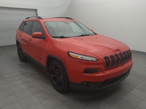 Used 2018 Jeep Cherokee Latitude w/ Altitude Package image 13
