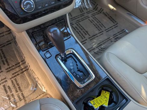 Used 2008 Cadillac DTS w/ Sun And Sound Package FWD image 15