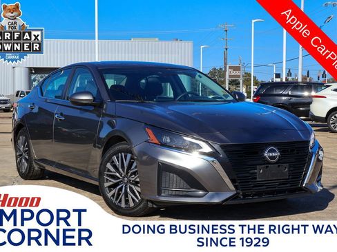 Used 2023 Nissan Altima 2.5 SV image 1