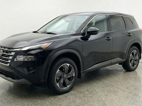 Used 2025 Nissan Rogue SV AWD/4WD image 3