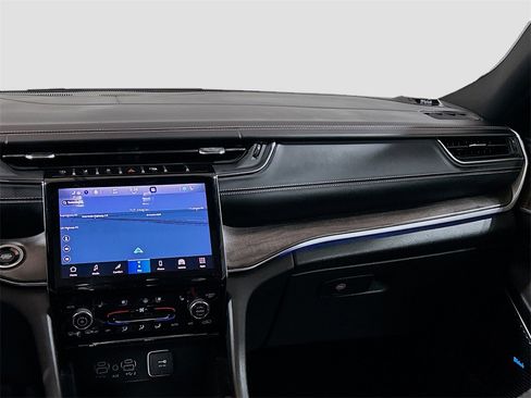 Used 2021 Jeep Grand Cherokee L Overland image 23