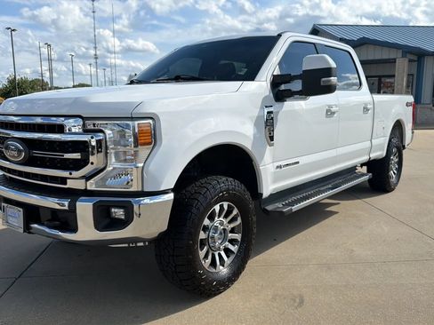 Used 2020 Ford F250 Lariat w/ Lariat Value Package AWD/4WD image 3