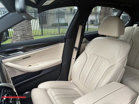 Used 2018 BMW 530i image 19