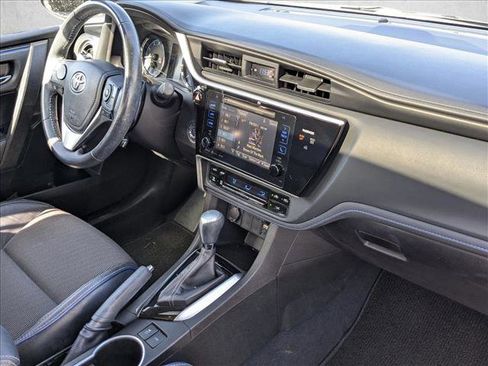 Used 2017 Toyota Corolla SE image 21