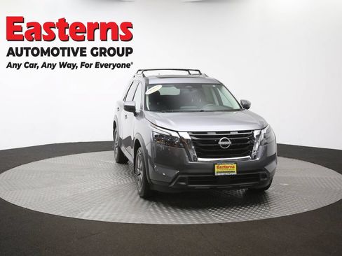 Used 2023 Nissan Pathfinder SV w/ SV Premium Package AWD/4WD image 55