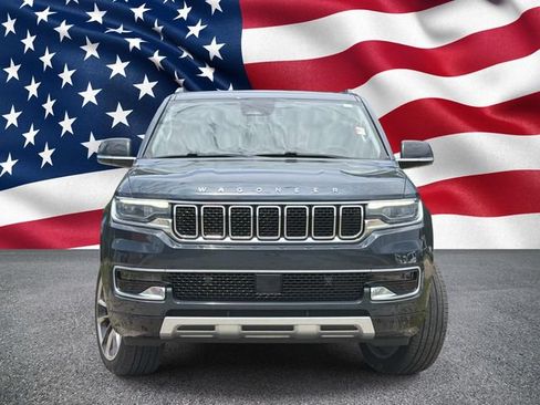 Used 2023 Jeep Wagoneer Series II w/ Premium Group I AWD/4WD image 5