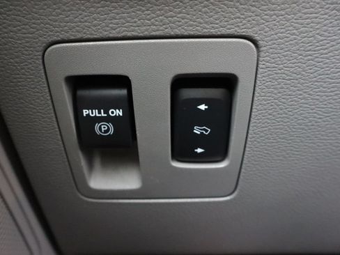 Used 2020 Ford F150 XLT w/ Equipment Group 302A Luxury AWD/4WD image 16