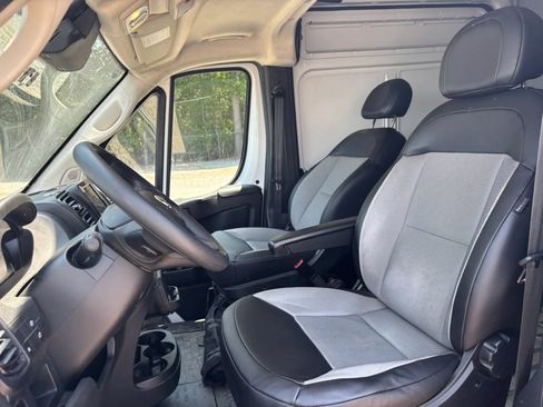 Used 2025 RAM ProMaster 2500 w/ Convenience Group FWD image 10