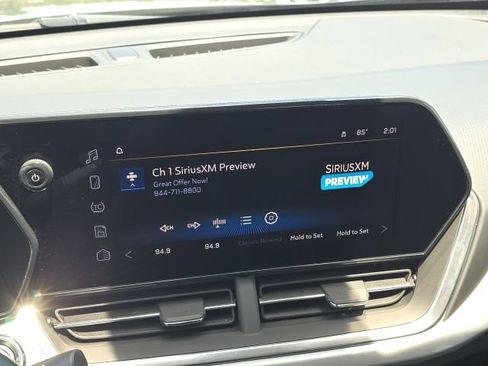 Used 2024 Chevrolet Trax LT w/ Sunroof Package FWD image 27