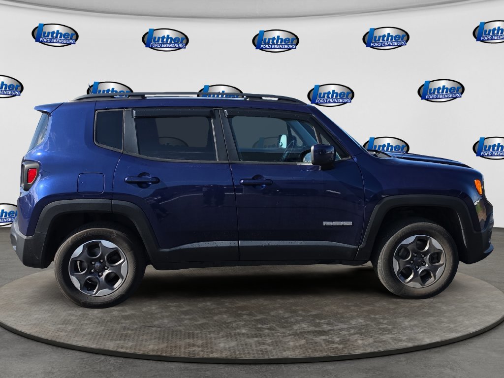 Used 2018 Jeep Renegade Latitude AWD/4WD image 6