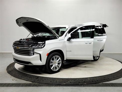 Used 2024 Chevrolet Tahoe High Country w/ Advanced Technology Package image 11