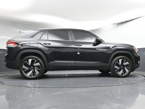 Used 2024 Volkswagen Atlas Cross Sport SE image 24