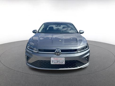 Used 2025 Volkswagen Jetta SE image 7