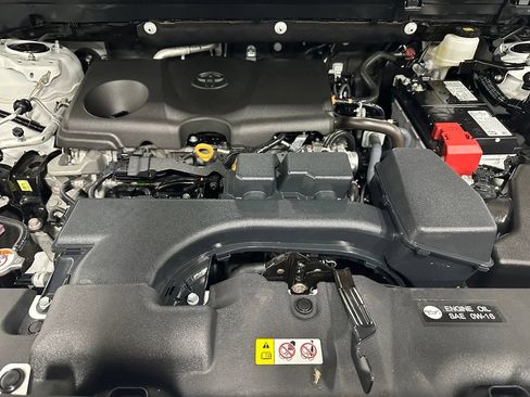 Used 2025 Toyota RAV4 XLE AWD/4WD image 66