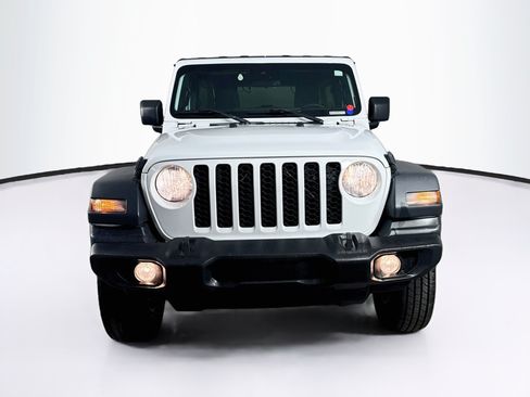 Used 2024 Jeep Wrangler Unlimited Sport AWD/4WD image 3