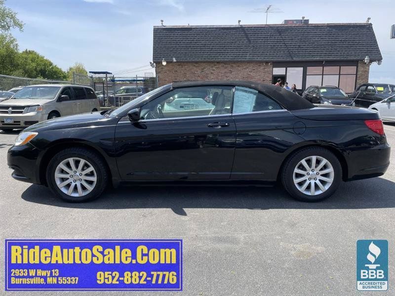 Used 2013 Chrysler 200 Touring FWD image 8