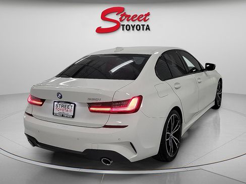 Used 2021 BMW 330i Sedan RWD image 4
