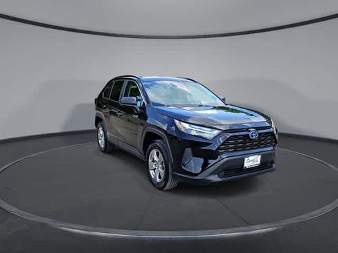 Used 2024 Toyota RAV4 LE AWD/4WD image 2