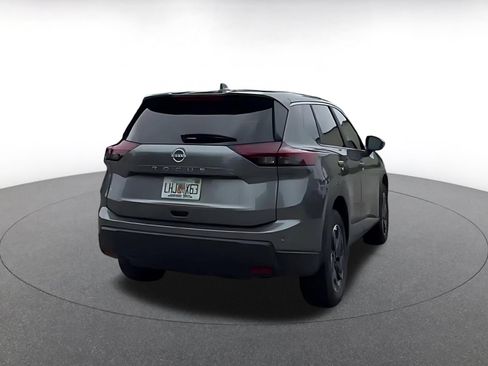 Used 2025 Nissan Rogue SV FWD image 15