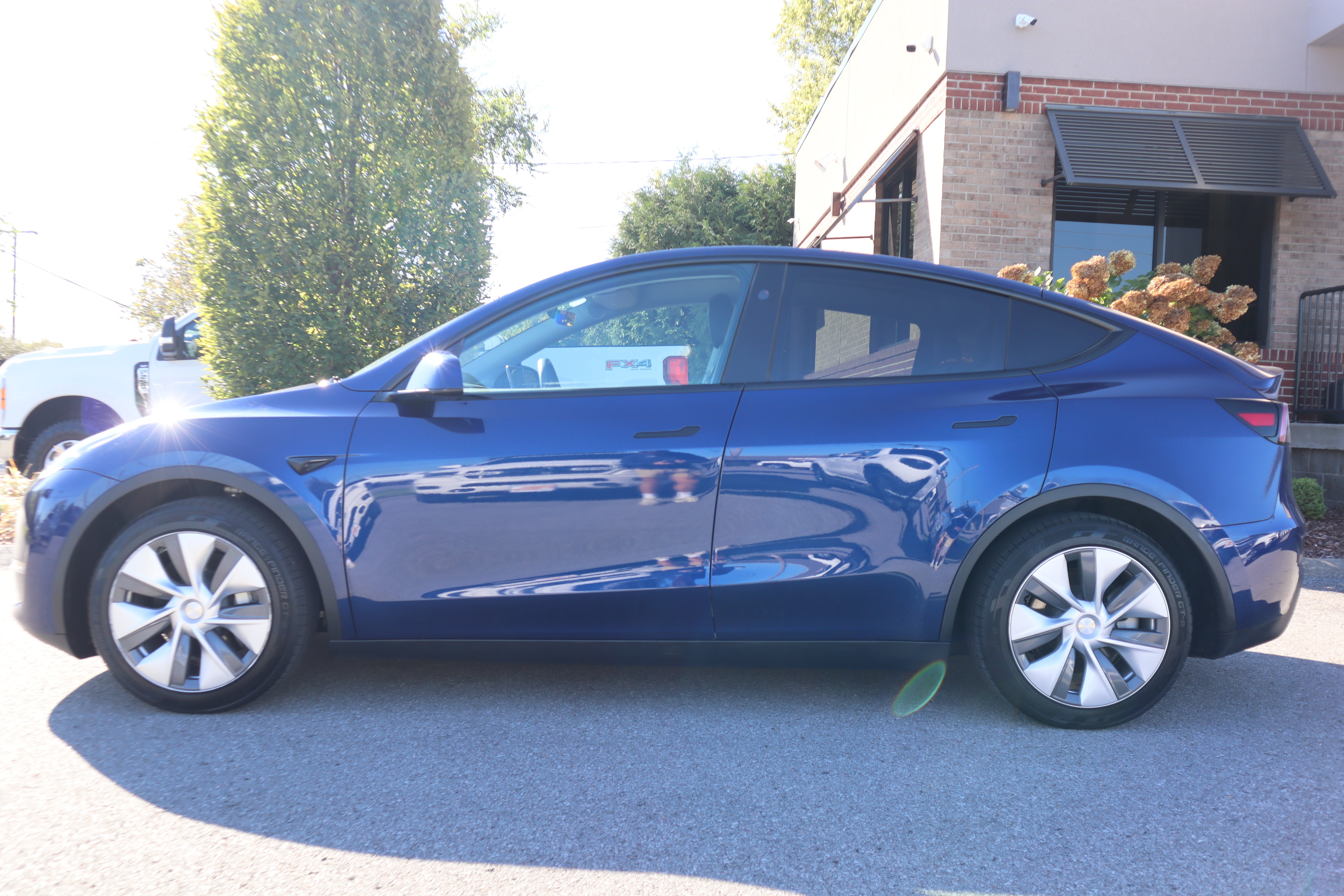 Used 2023 Tesla Model Y Long Range AWD/4WD image 10