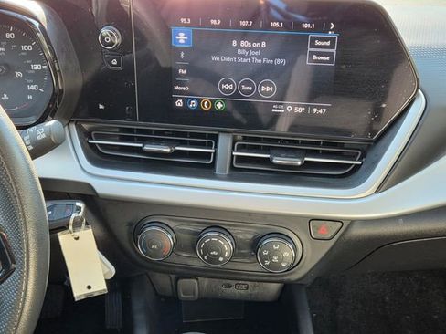 Used 2024 Chevrolet Trax LS image 28