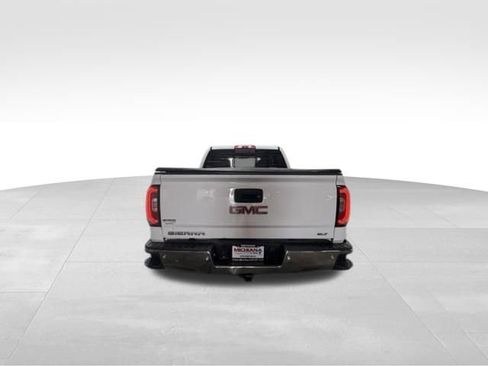 Used 2018 GMC Sierra 1500 SLT AWD/4WD image 8