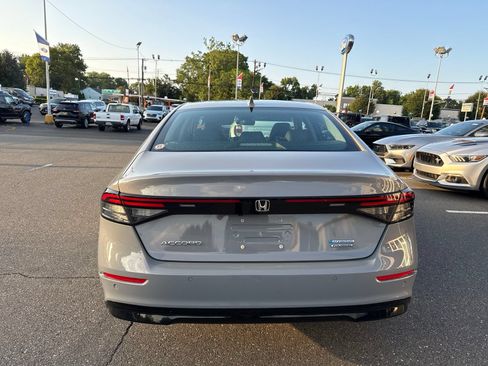 Used 2023 Honda Accord Touring image 8