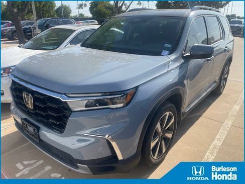 Used 2023 Honda Pilot Touring image 1