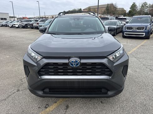 Used 2022 Toyota RAV4 LE image 2