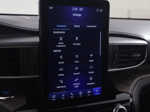 Used 2022 Ford Explorer Platinum w/ Equipment Group 601A AWD/4WD image 35
