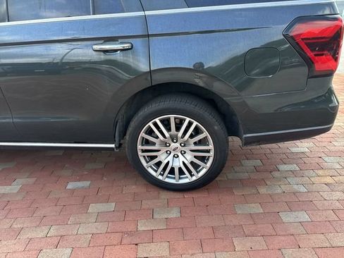 Used 2023 Ford Expedition Limited RWD image 6