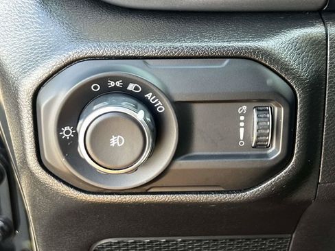 Used 2023 Jeep Wrangler Unlimited Sport AWD/4WD image 17