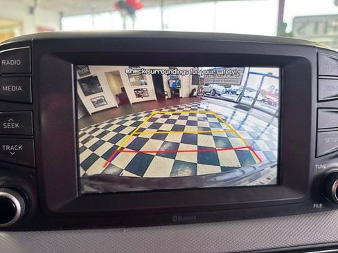 Used 2021 Hyundai Kona SE image 18