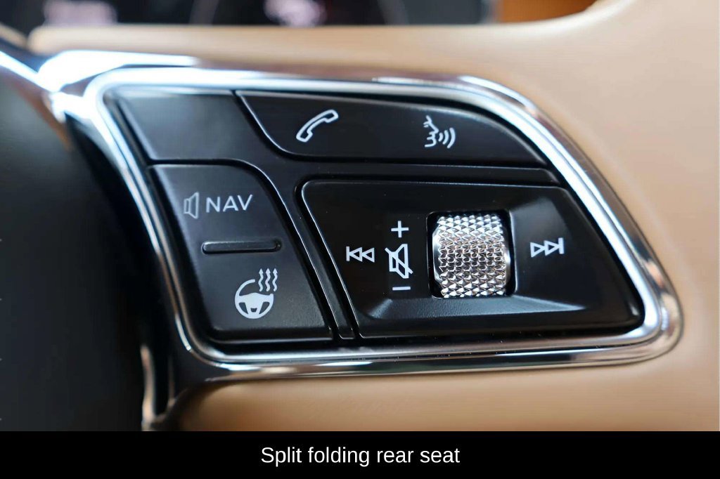 Used 2023 Bentley Bentayga Extended Wheelbase AWD/4WD image 18