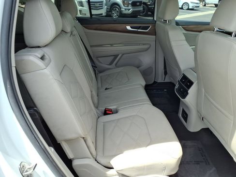 Certified 2024 Volkswagen Atlas SE w/ Panoramic Sunroof Package image 14