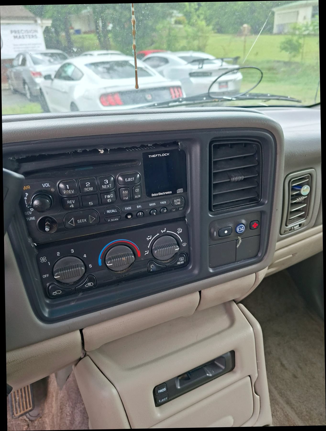Used 2001 GMC Yukon SLT AWD/4WD image 12
