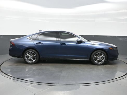 Used 2025 Honda Accord EX-L image 7
