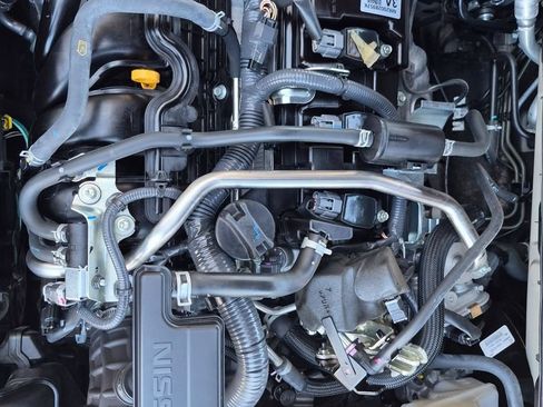 Used 2025 Nissan Sentra SV FWD image 33
