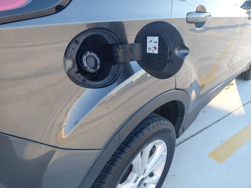 Used 2017 Ford Escape SE image 22