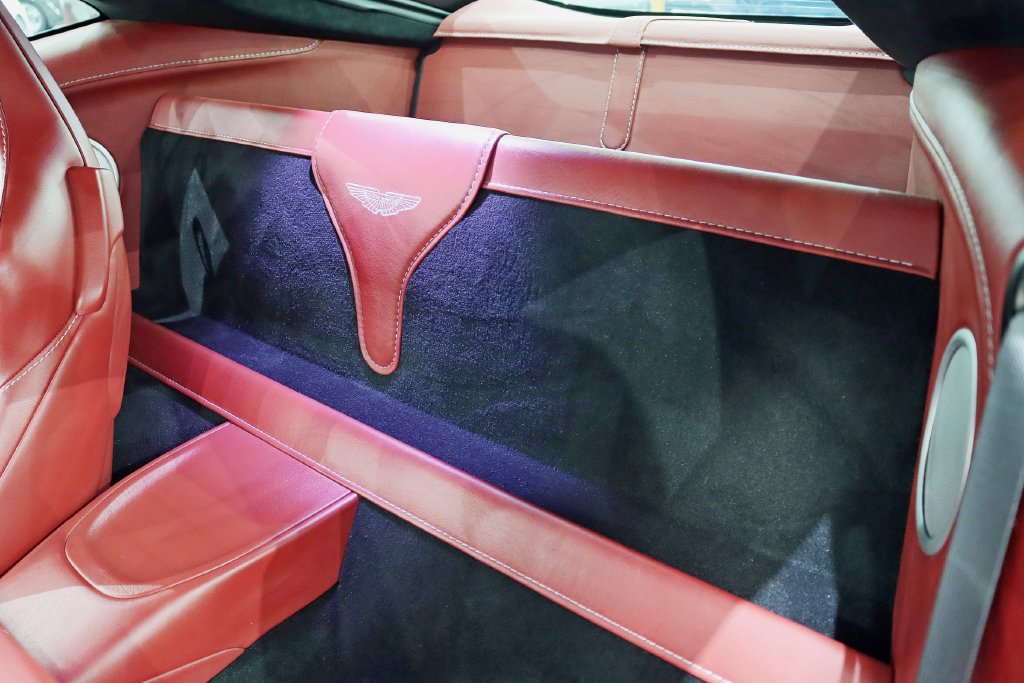 Used 2019 Aston Martin V8 Vantage Coupe RWD image 30